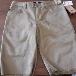 Vans off the wall shorts 31 waist nwt tan